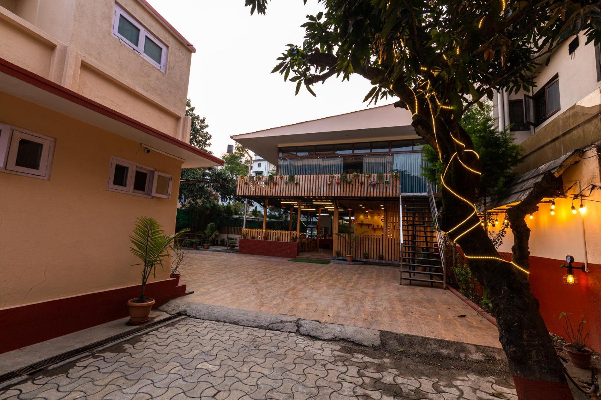 Hotel Harmony & Little Bites Bistro Jawlakhel Luaran gambar